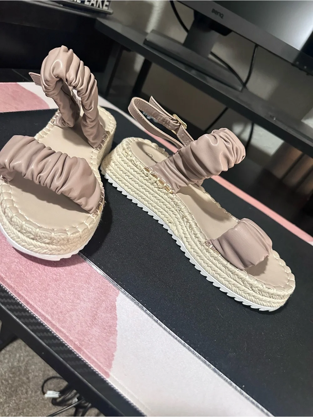 Qupid Blush Ruched Strap Espadrille Platform Sandals Size 6